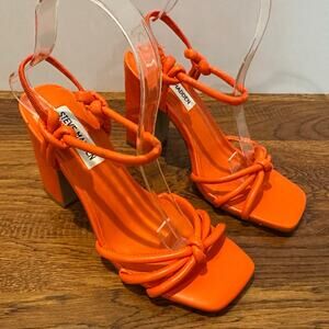 Steve Madden Tokio Knot Sandals Orange Women’s Size 7 NWOB Slide Statement